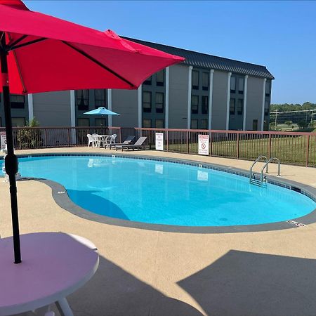 Quality Inn & Suites Lexington Exterior photo