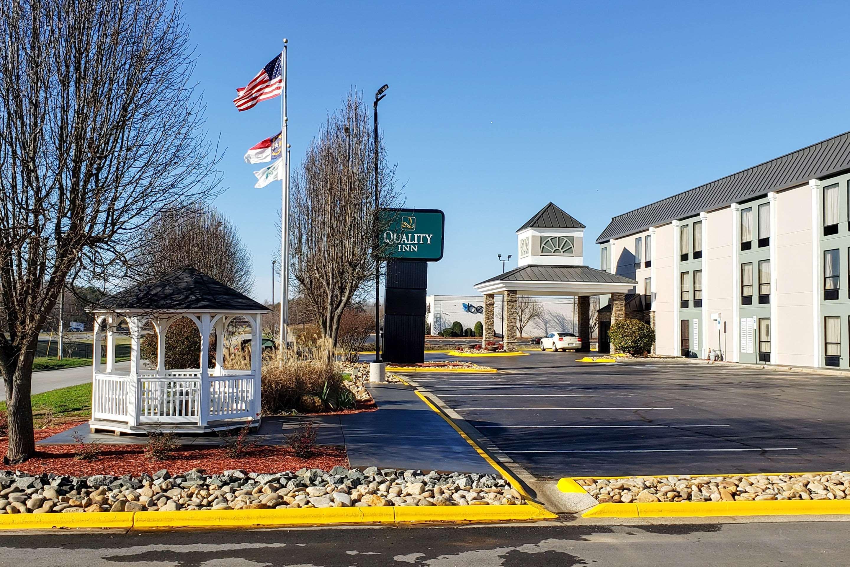 Quality Inn & Suites Lexington Exterior photo