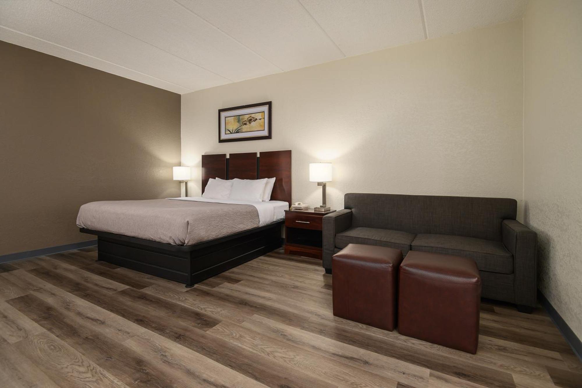 Quality Inn & Suites Lexington Exterior photo